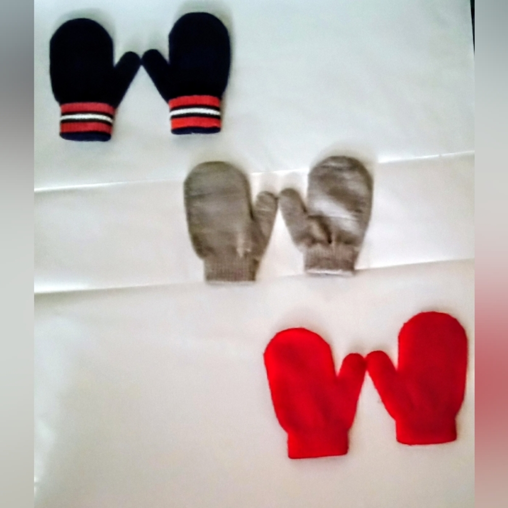 ♥️ Cozy Kids Mittens Trio - Red, Gray, and Navy ♥️